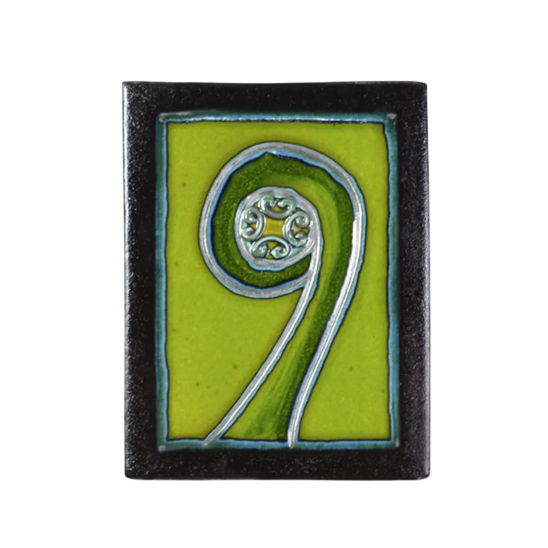 Green Frond Vignette