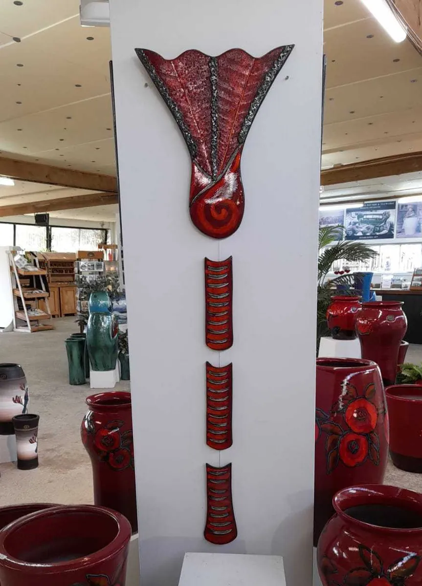 XL Nīkau Red Wall Follie (4 Piece)