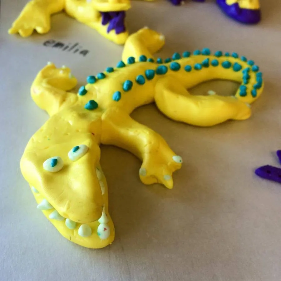 A clay alligator made in a Klay Master workshop