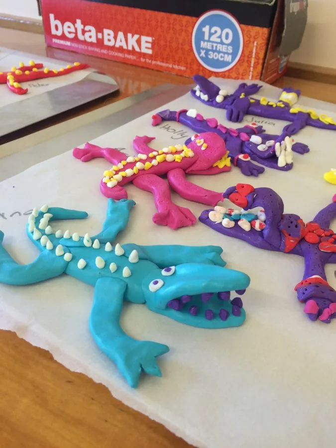 A clay alligator made in a Klay Master workshop