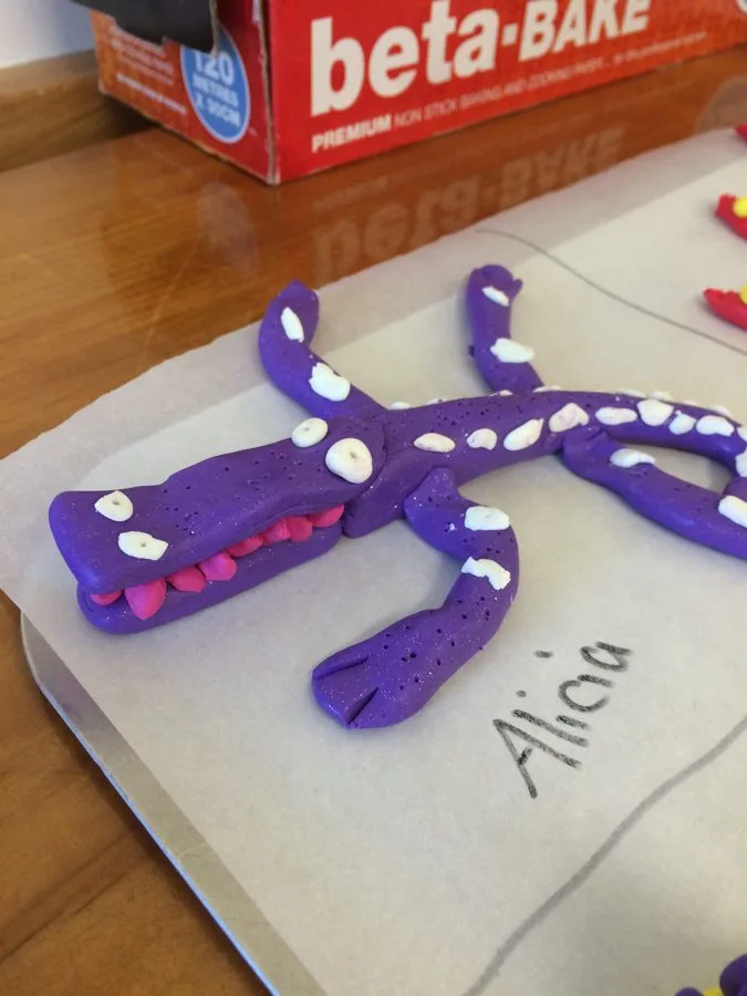 A clay alligator made in a Klay Master workshop