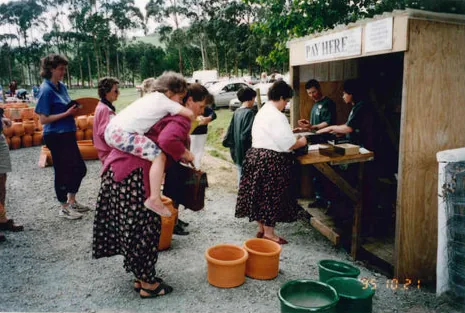 Labour Weekend Sale, 1995