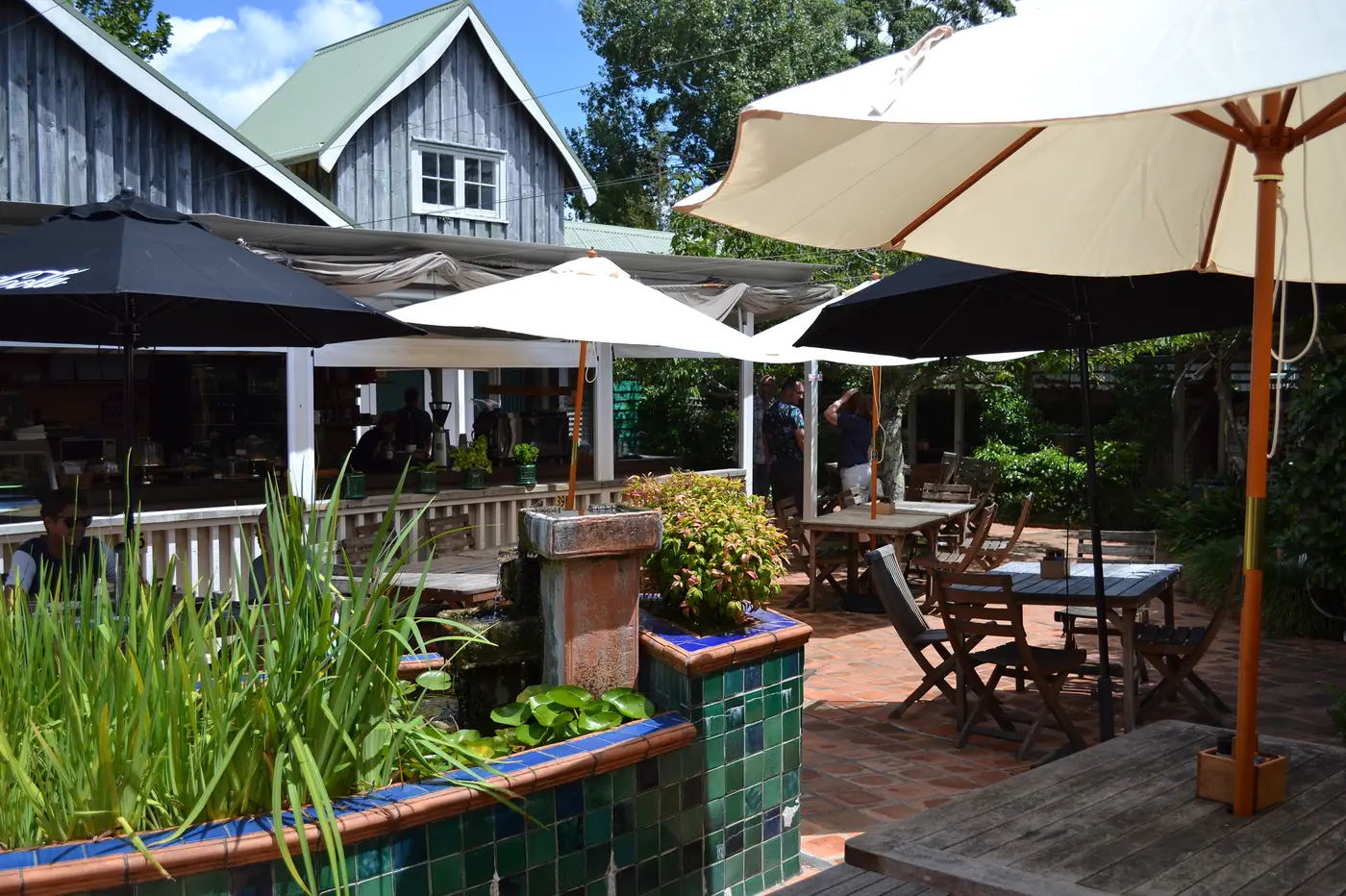 The caf&eacute;